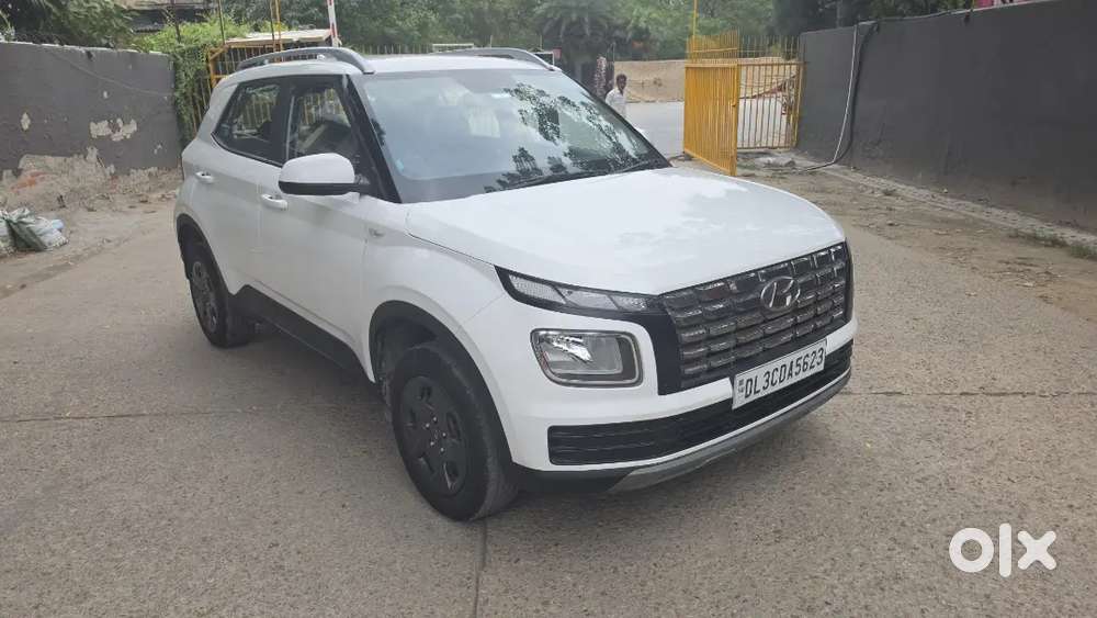 Hyundai Venue Petrol 2024