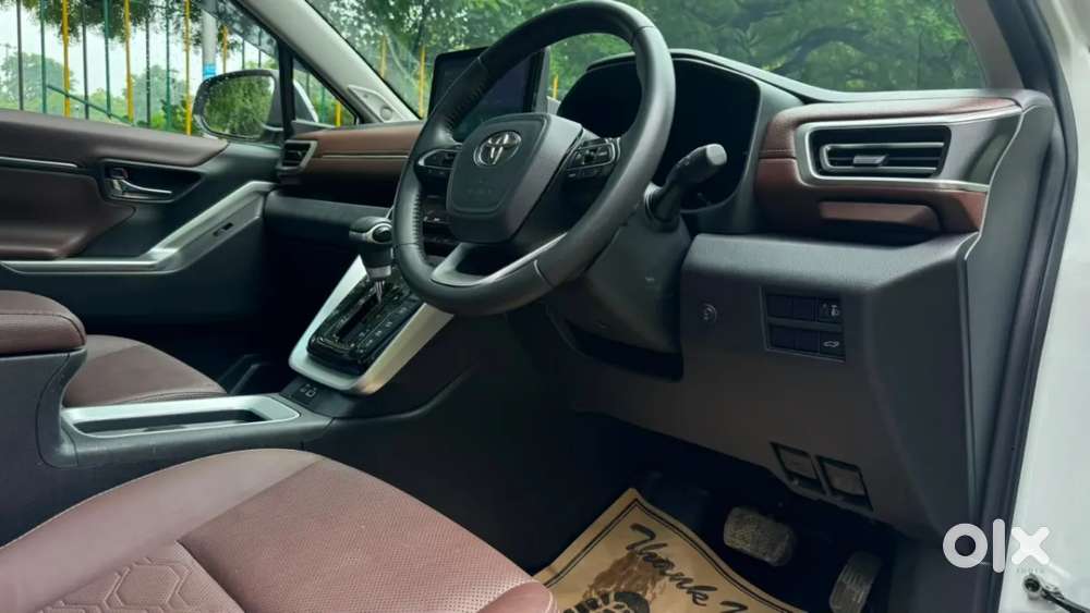 Toyota Innova Hycross, 2026, Petrol