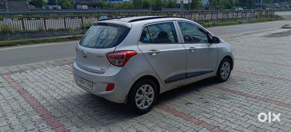 Hyundai Grand I10 1.2 Crdi Sportz Dual Tone, 2016, Petrol