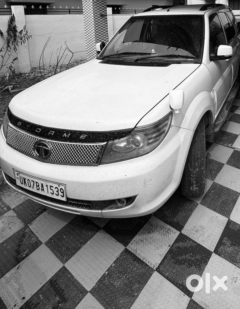 Tata Safari Storme 2014