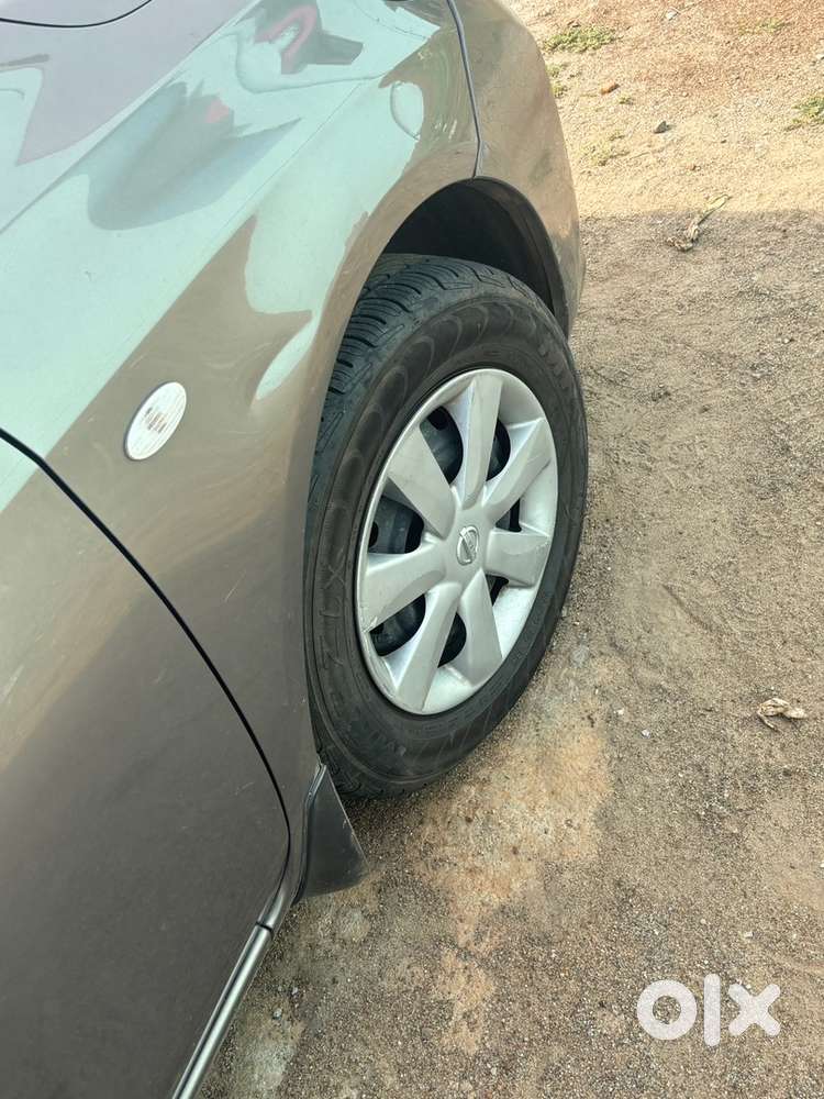 Nissan Sunny Petrol 2011