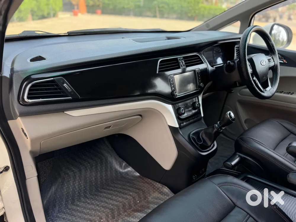 Mahindra Marazzo M6 8str, 2020, Diesel