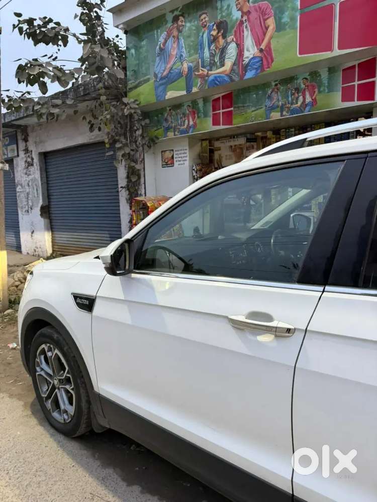 White Skoda Kushaq 1.5 Tsi Dsg