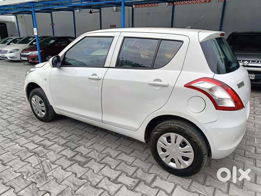 Maruti Suzuki Swift Lxi, 2015, Petrol