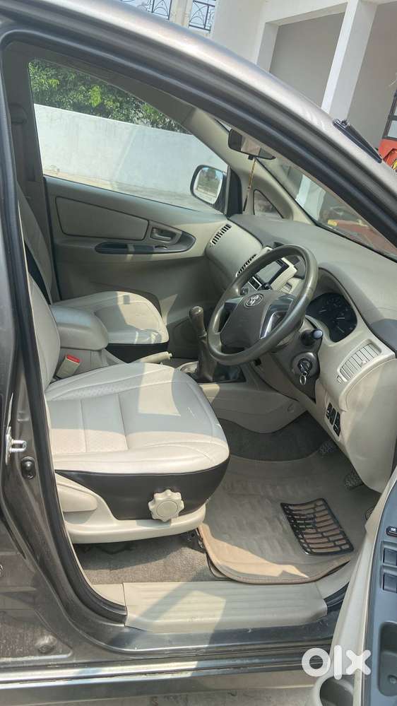 Toyota Innova 2015 Diesel Well Maintained