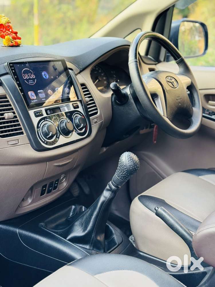 Toyota Innova 2.5 G (diesel) 8 Seater Bs Iv, 2015, Diesel