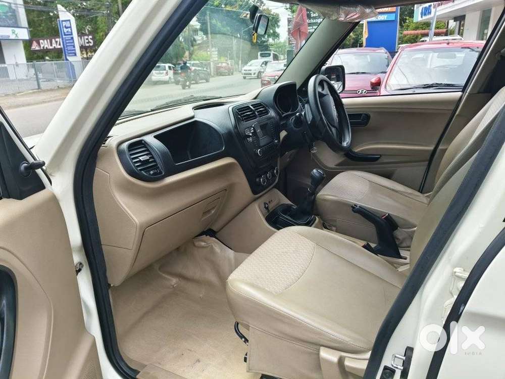 Mahindra Tuv 300 T6, 2016, Diesel
