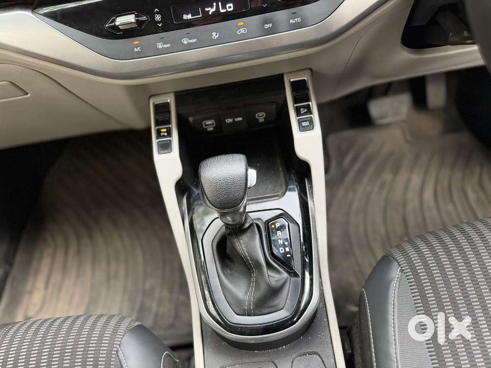 Kia Carens 1.4 Prestige Plus Turbo Dct 7 Str, 2022, Petrol