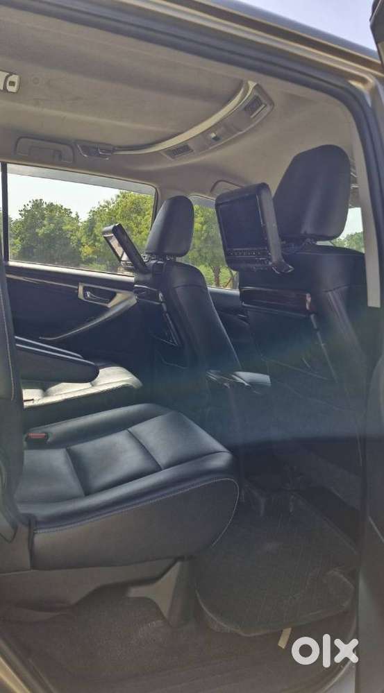 Toyota Innova Crysta Zx 2.4 Diesel 7 Seater, 2016, Diesel