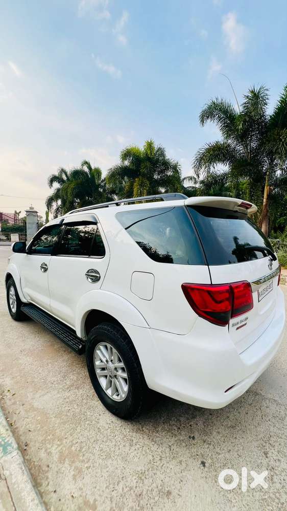 Toyota Fortuner 3.0 4x2 Automatic, 2013, Diesel