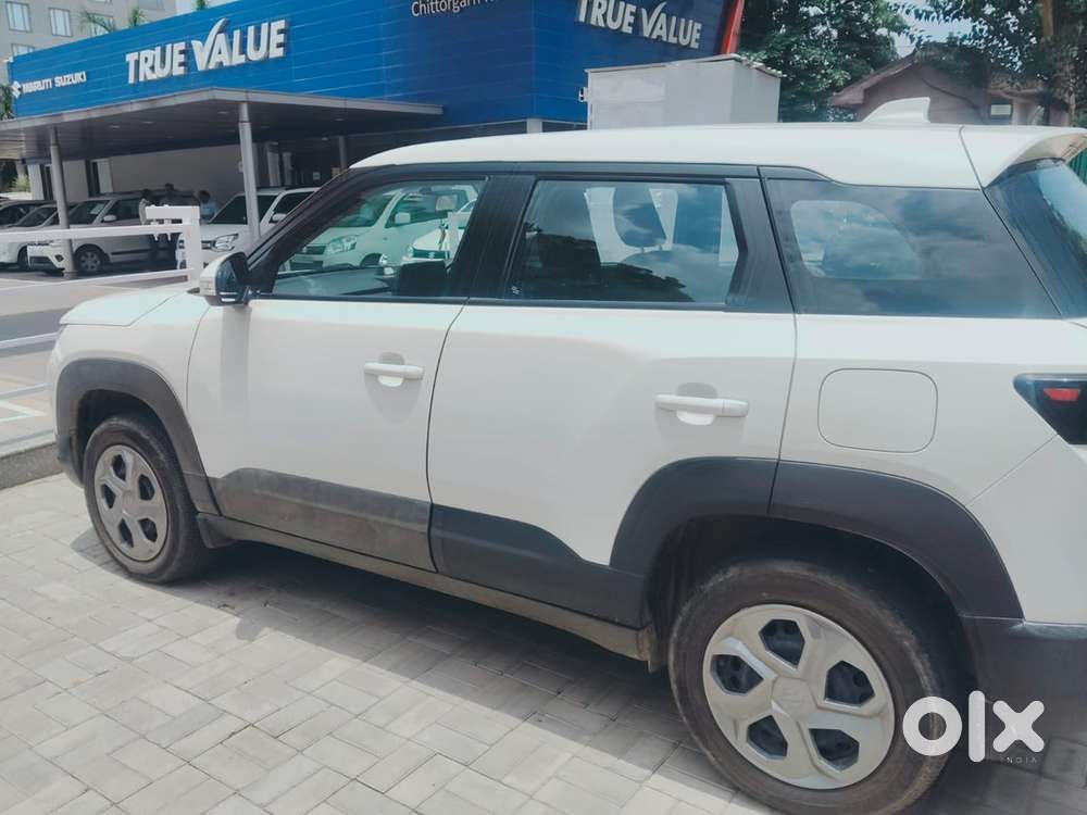 Maruti Suzuki Brezza Vxi 2024