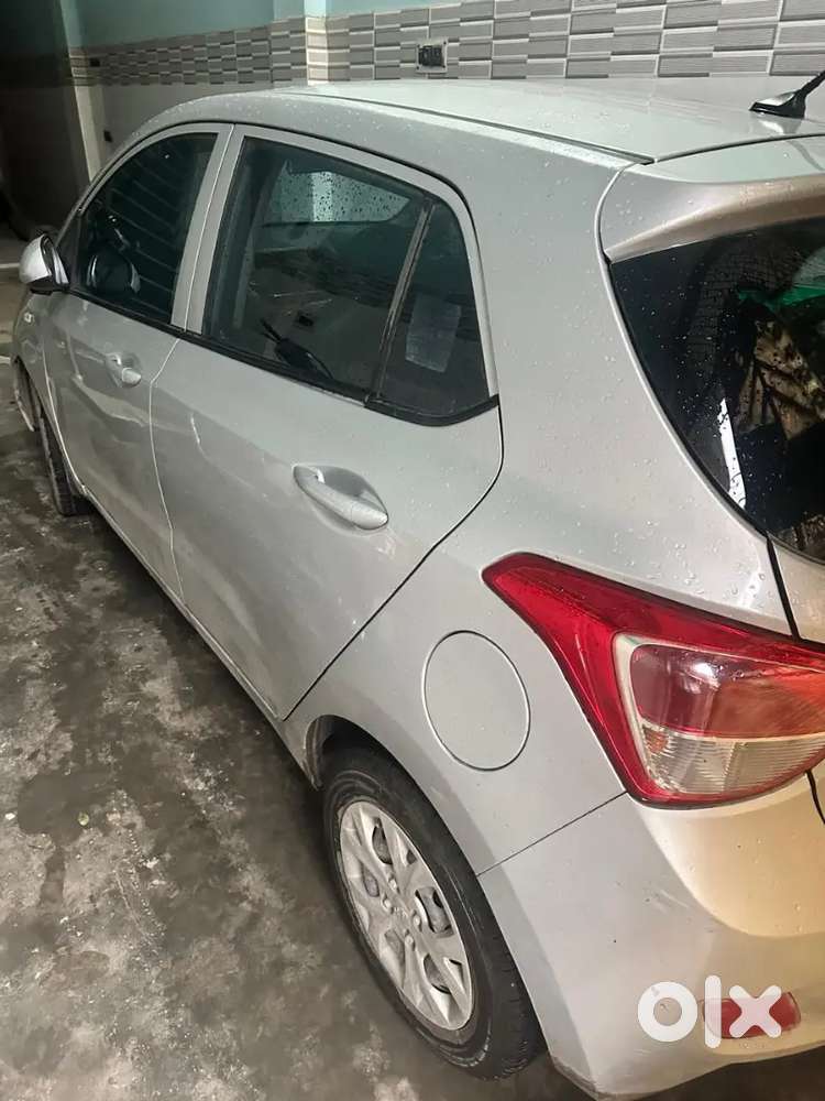 Hyundai Grand I10 2016 Cng October Month