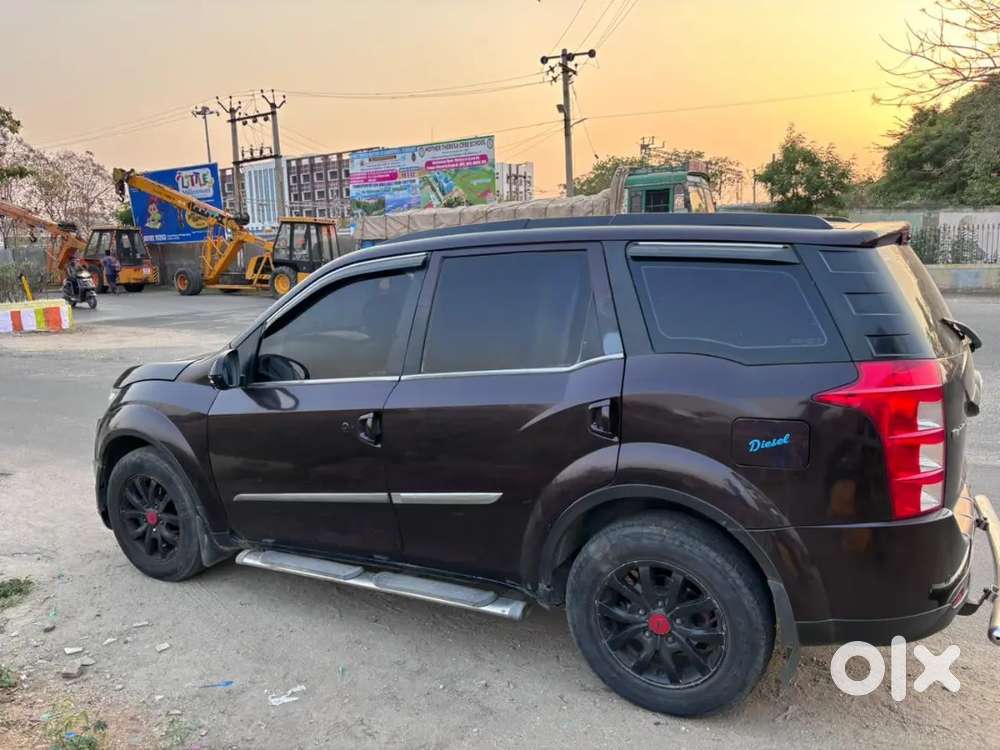 Mahindra Xuv500 2017 Diesel 140000 Km Driven