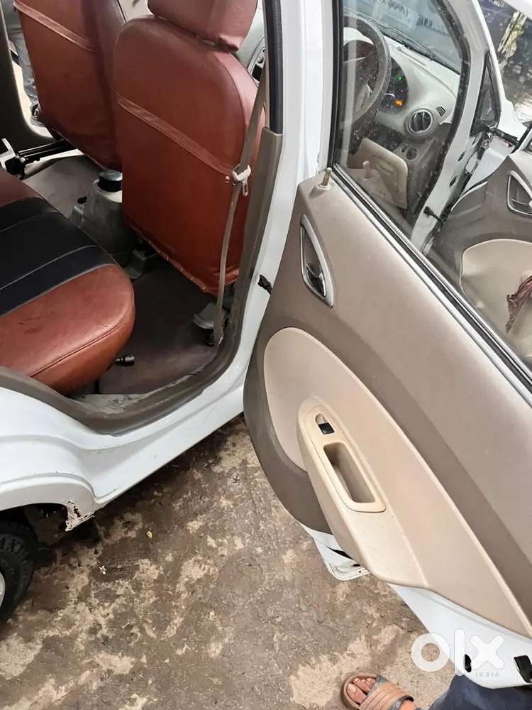 New Car Lena Hai Isliye Sell Kar Raha Hu