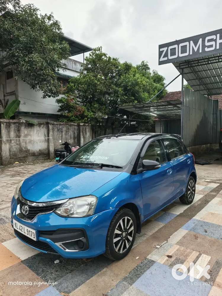 Toyota Etios Liva V Limited Blue Black Edition &ndash; Dual Tone