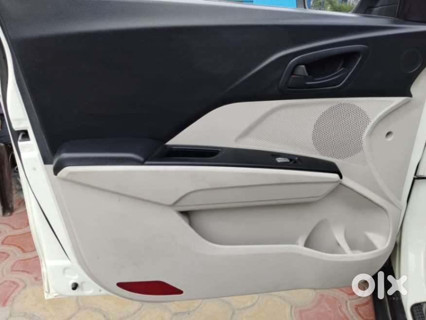 Mahindra Xuv300 W6, 2021, Petrol