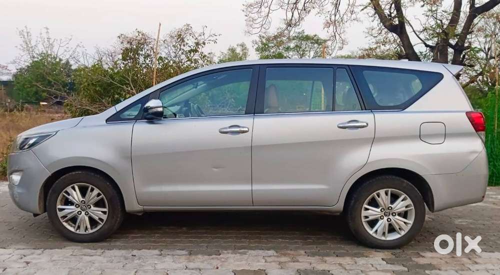 Toyota Innova Crysta 2.8z Automatic, 2016, Diesel