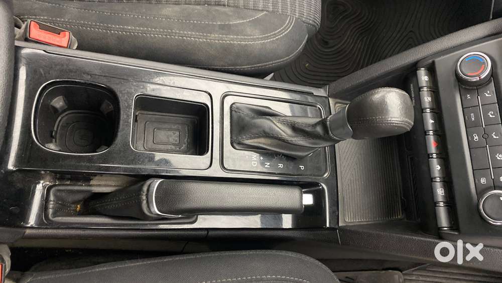 Mahindra Xuv700 2.0 Ax 5 Petrol At Str, 2023, Petrol