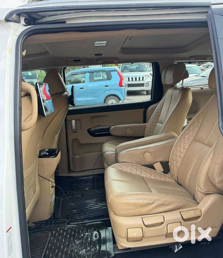 Kia Carnival Limousine Plus 7 Str, 2021, Diesel