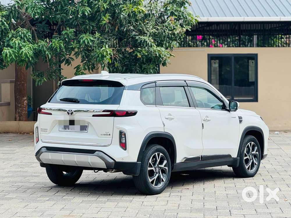 Toyota Urban Cruiser Hyryder 1.5 V Neo Drive At, 2024, Petrol