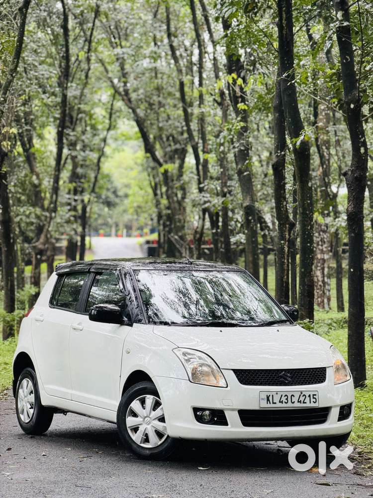 Maruti Suzuki Swift Vxi Optional, 2011, Petrol