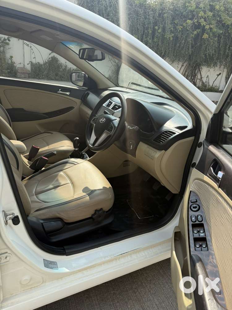 Hyundai Verna Fluidic 1.6 Vtvt Sx, 2014, Petrol