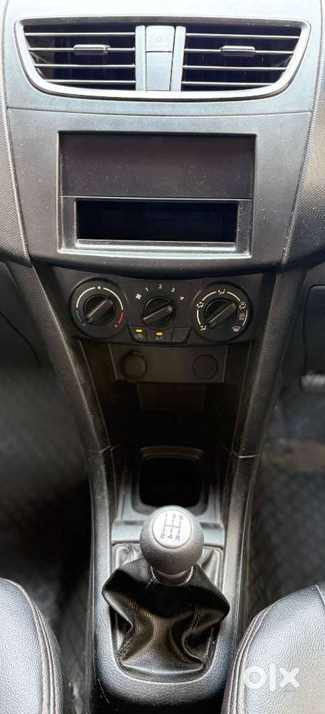 Maruti Suzuki Swift Lxi Bsiv, 2012, Petrol