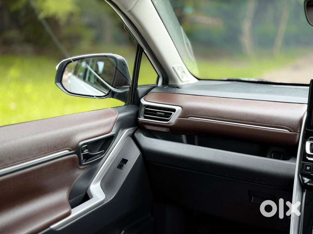 Toyota Innova Hycross 2.0 Zx (o) Hybrid 7 Str, 2025, Cng & Hybrids