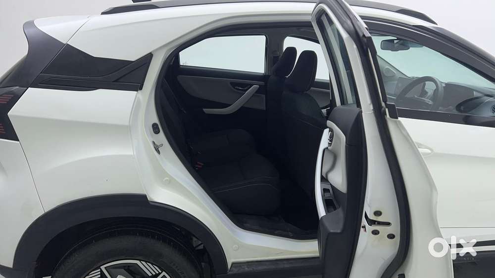 Tata Nexon Creative Plus 1.2 Revotron Petrol 6 Mt, 2023, Petrol