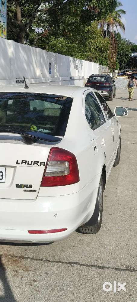Skoda Laura 2.0 Ambiente 2012