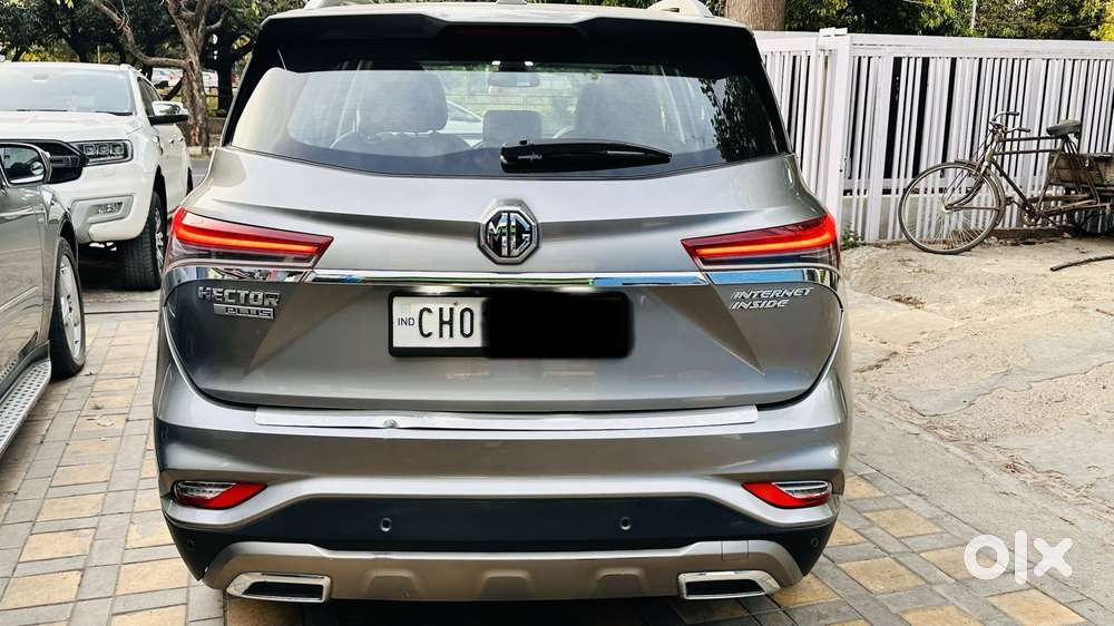 Mg Hector Plus Sharp Pro 1.5 Turbo Petrol  Cvt 7 Str Dual Tone, 2020..