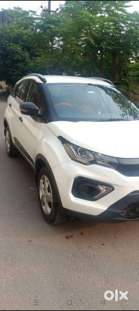 Tata Nexon 1.2 Revotron Xm (s), 2023, Petrol