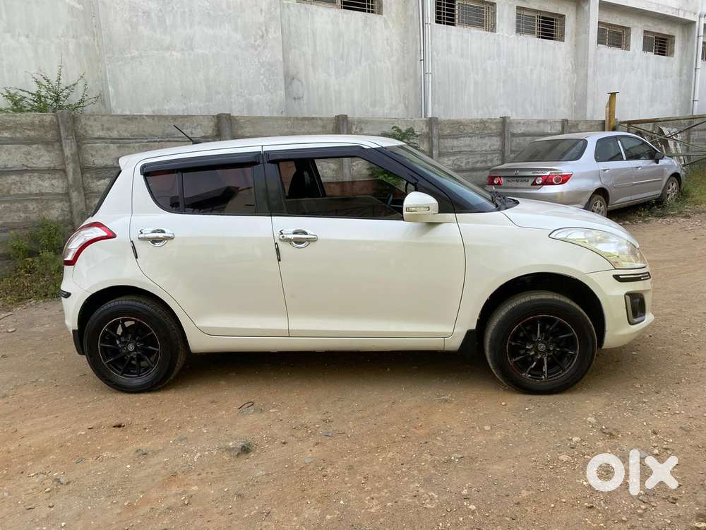 Maruti Suzuki Swift Vxi + Manual, 2015, Petrol
