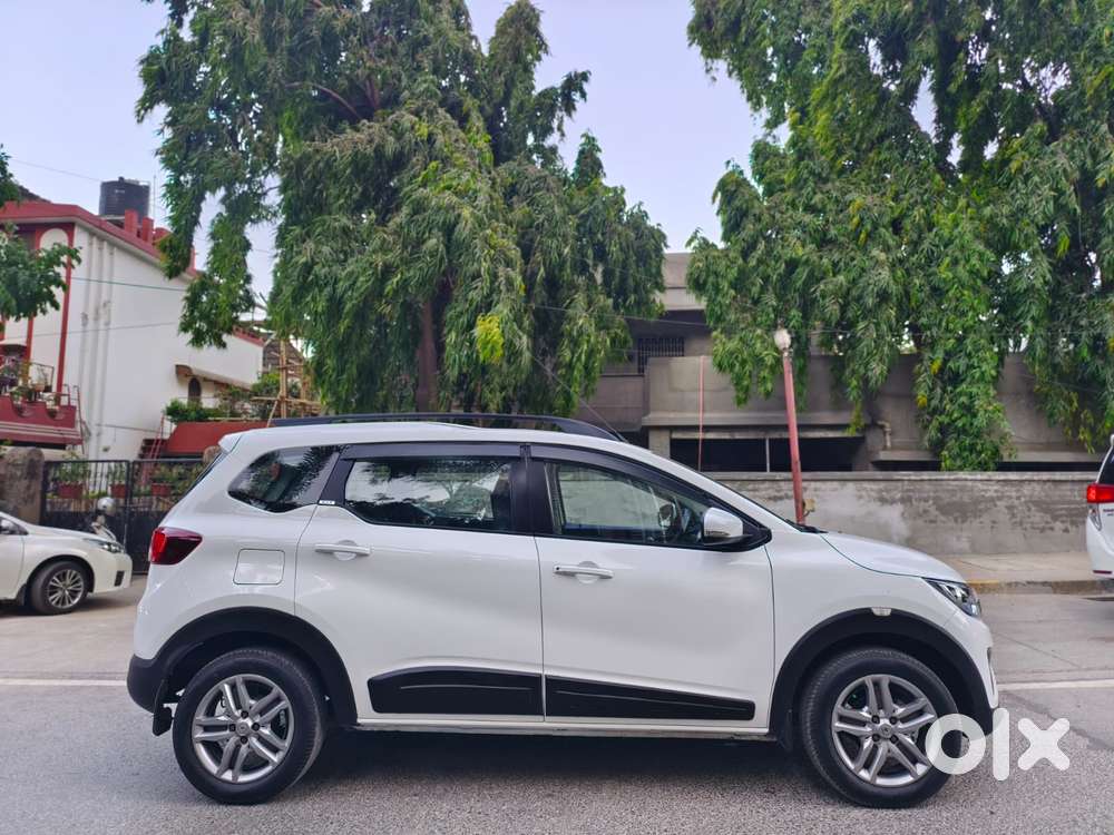 Renault Triber Rxz Easy-r Amt, 2021, Petrol
