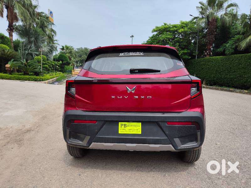 Mahindra Xuv 3xo Ax5l 1.2 Petrol At, 2026