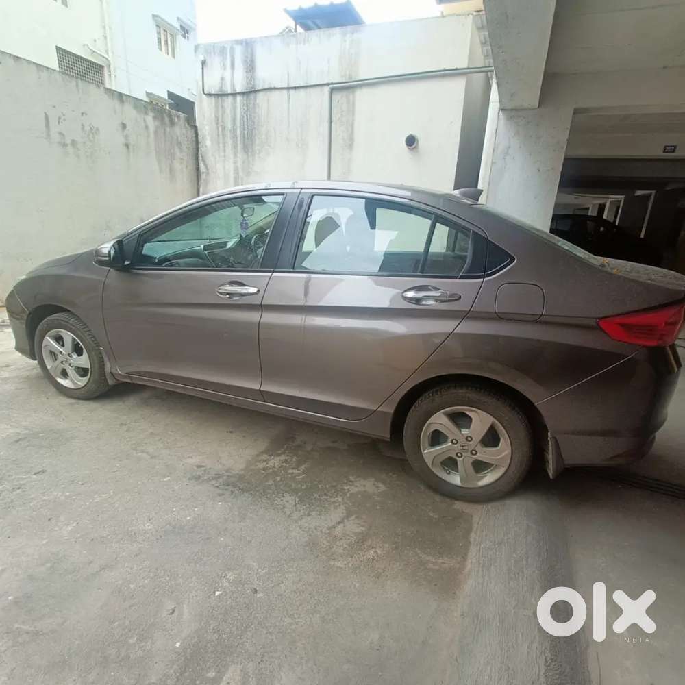 Honda City 1.5 I-vtec 2016 Petrol Manual(only Genuine Buyers)