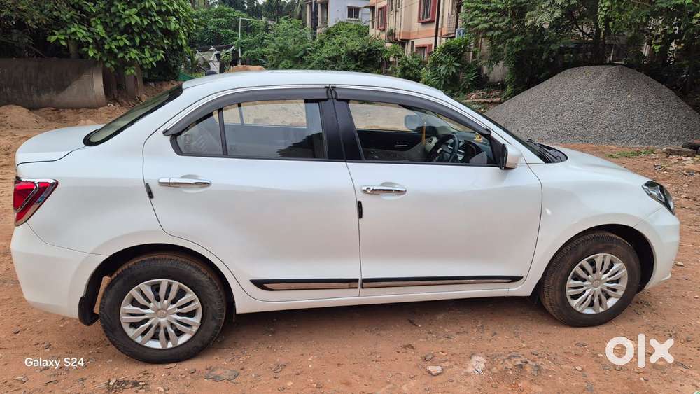 Maruti Suzuki Swift Dzire Vxi Optional, 2023, Petrol