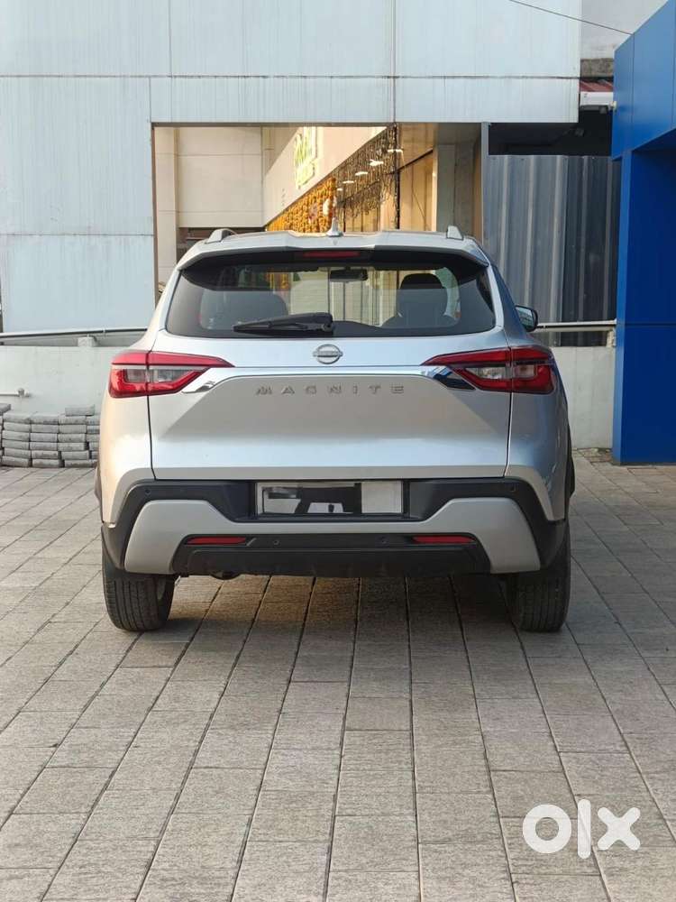 Nissan Magnite 1.0 Xv Premium, 2022, Petrol