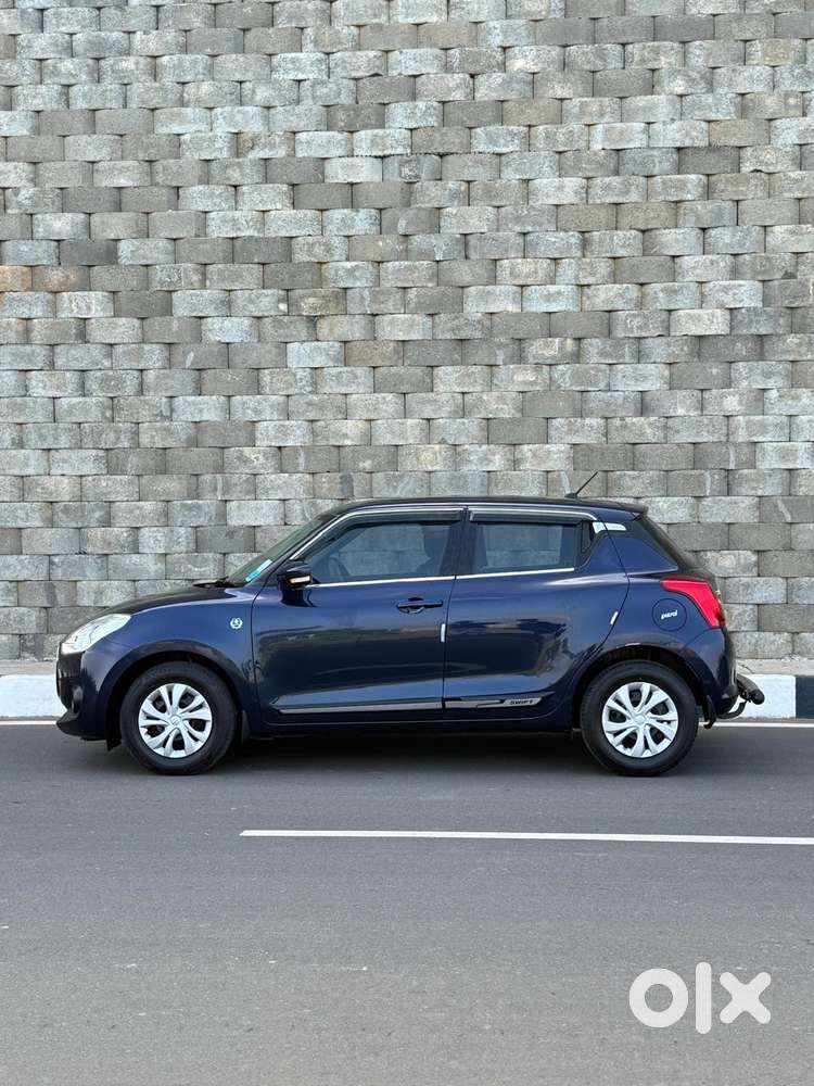 Maruti Suzuki Swift Vxi + Manual, 2023, Petrol