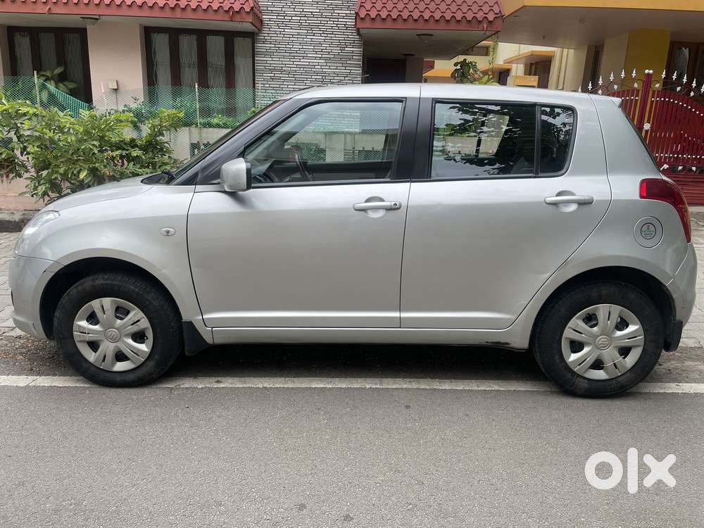 Maruti Suzuki Swift Vxi With Abs, 2011, Petrol