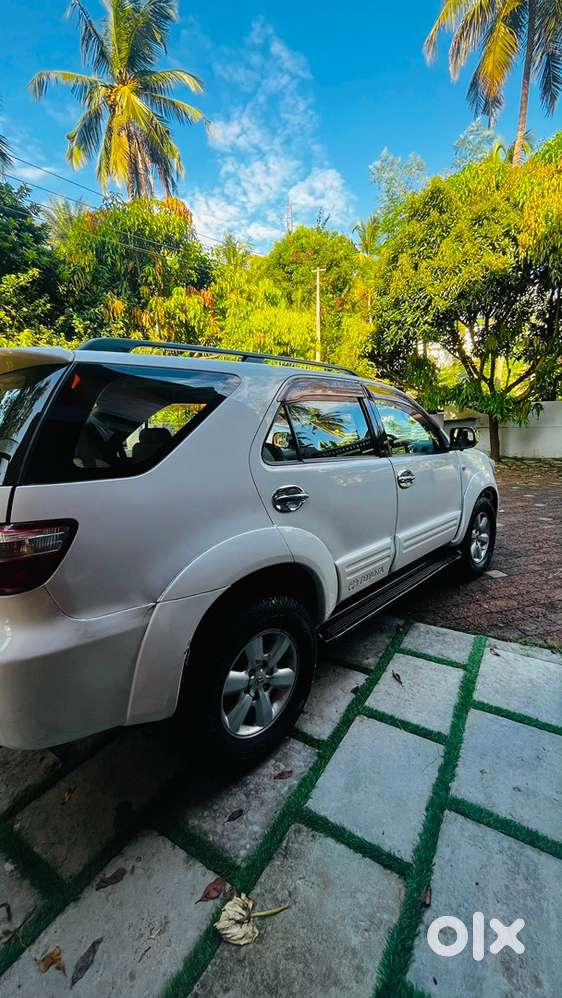 Toyota Fortuner Diesel 2011 Year