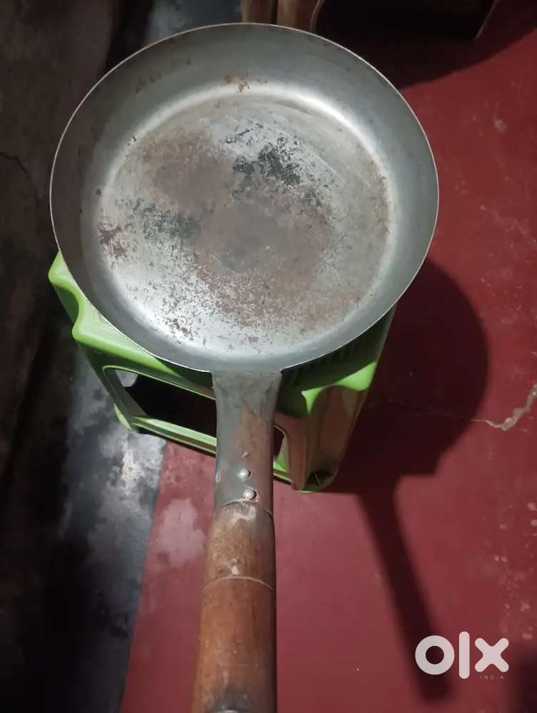 Fry pan weight upto 1.5 kg