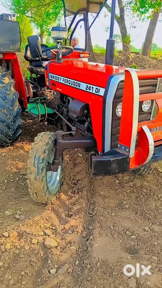Massey Ferguson 241