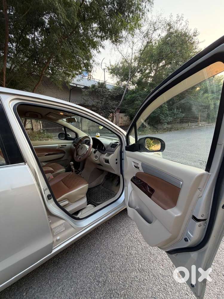 Maruti Suzuki Ertiga 1.4 Vxi Cng Anniversary Edition, 2018, Cng & Hy..