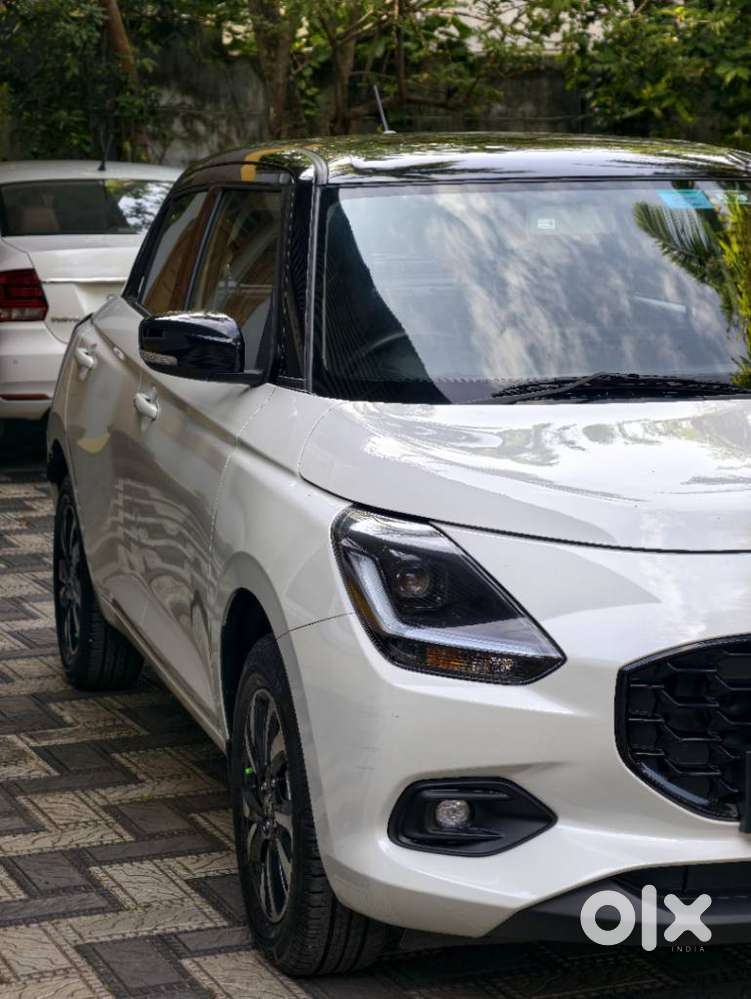 Maruti Suzuki Swift Zxi Plus Dual Tone, 2024, Petrol