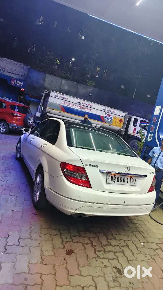 Mercedes-benz C-class 2011se 2032 Tak 6 Gari Hai Lena Ho To Sms Kare
