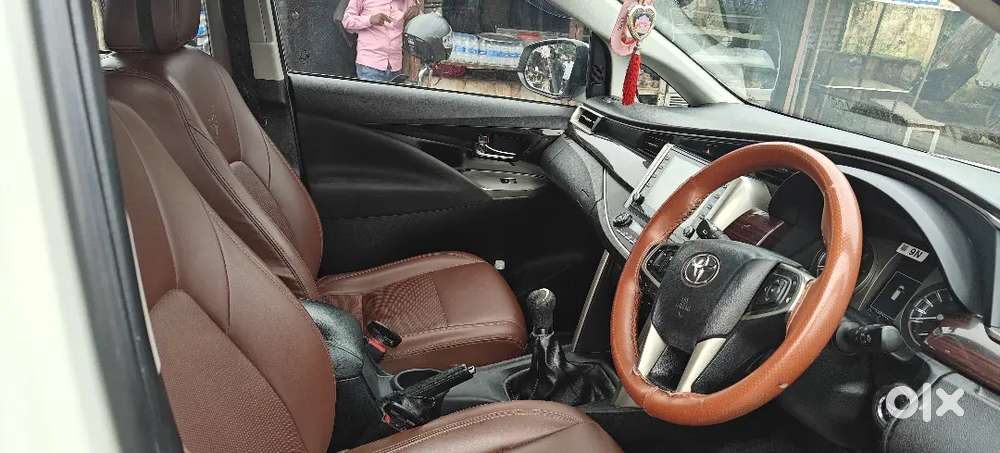 Toyota Innova Crysta 2.4 V 8 2022