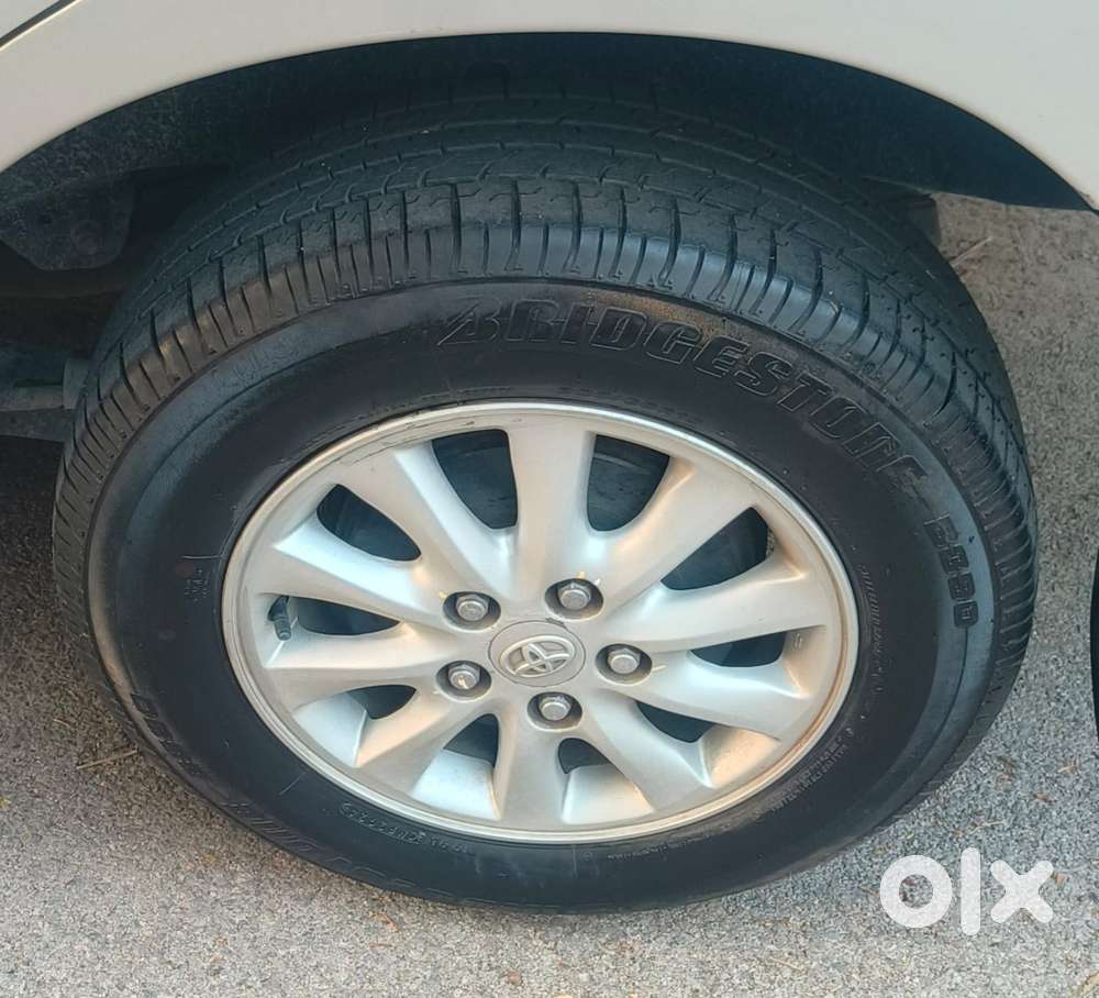 Toyota Innova 2.5 Vx 8 Seater Bs Iv, 2013, Diesel