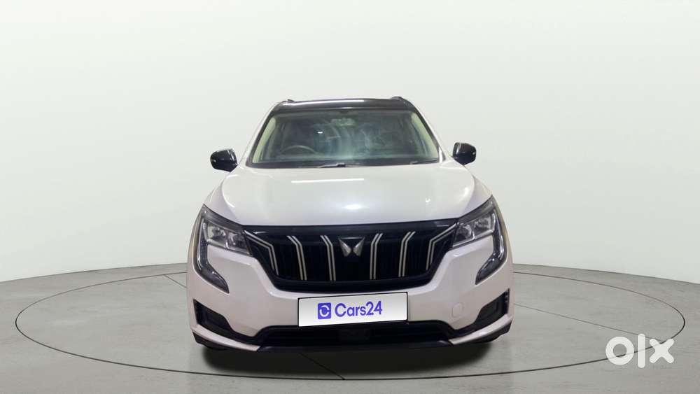 Mahindra Xuv700 2.0 Mx Petrol Mt 5 Str, 2023, Petrol