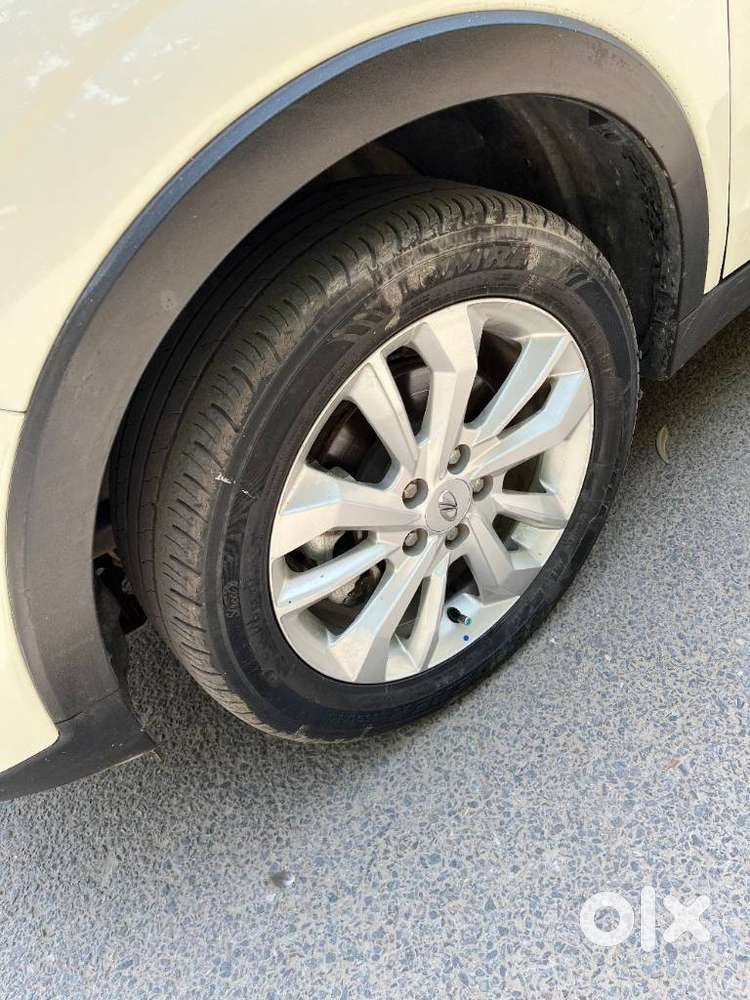 Mahindra Xuv300 W8, 2021, Petrol